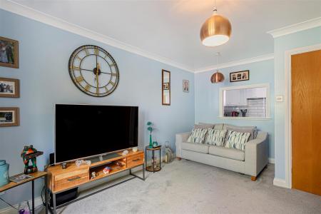 Apt_5_Beverley_House_16.jpg