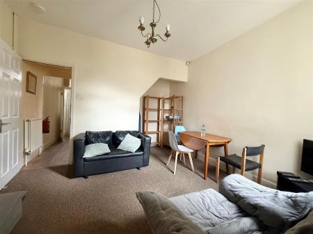 Lounge 1 - 15 Norman Street.jpg