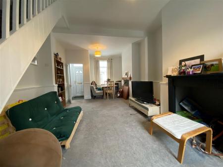 Lounge 1.jpg