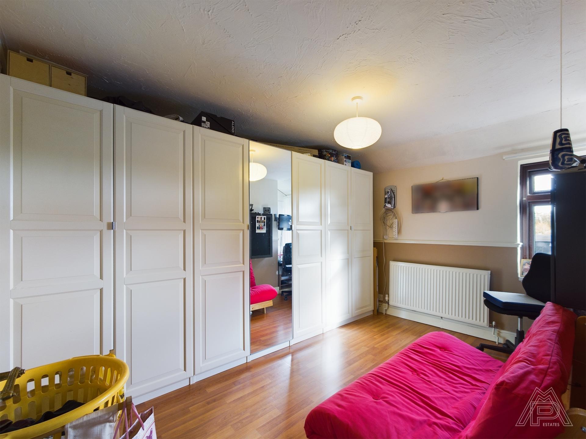 2 bedroom Cottage for sale in South Ockendon