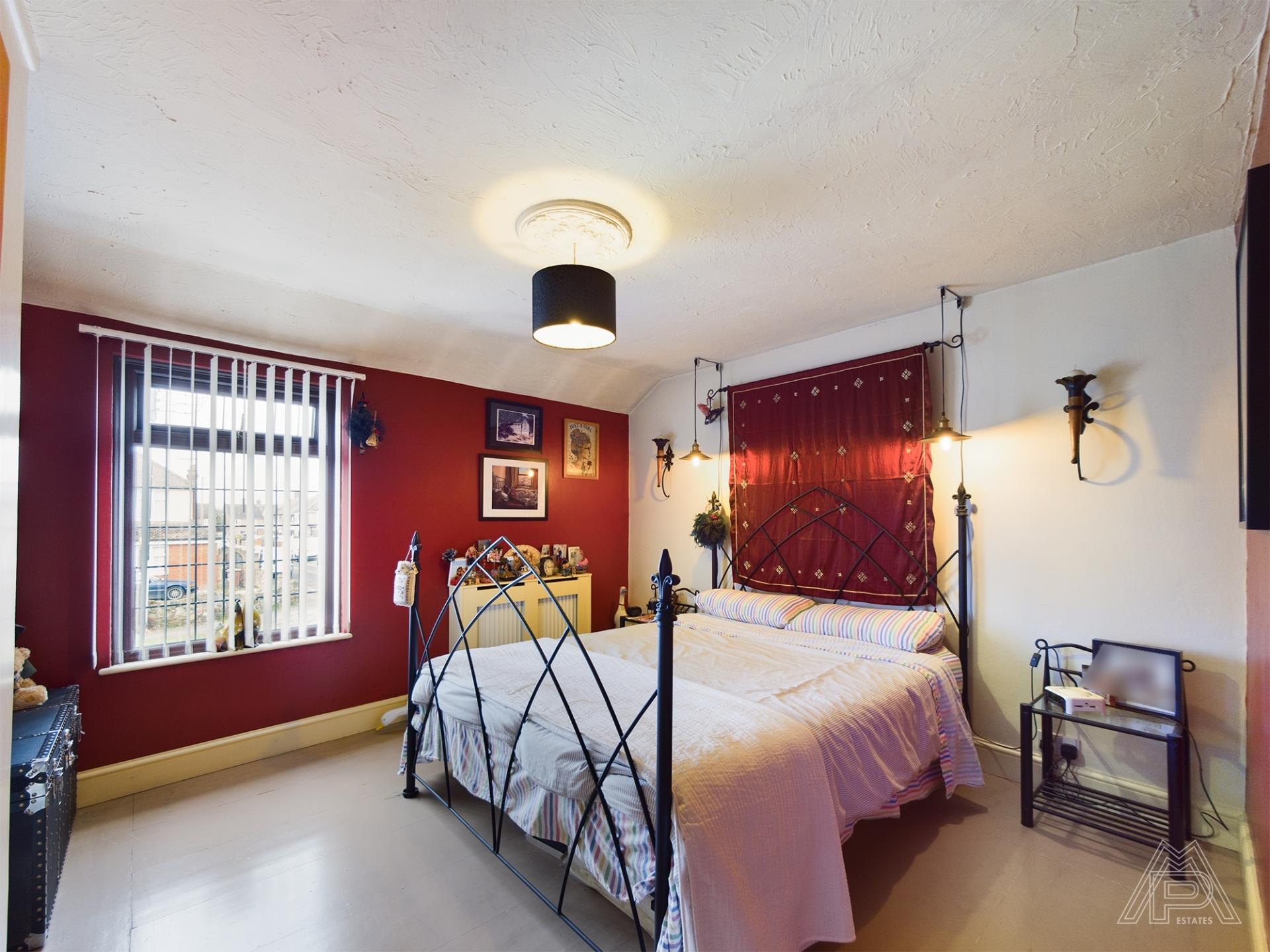 2 bedroom Cottage for sale in South Ockendon