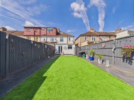Media image 03