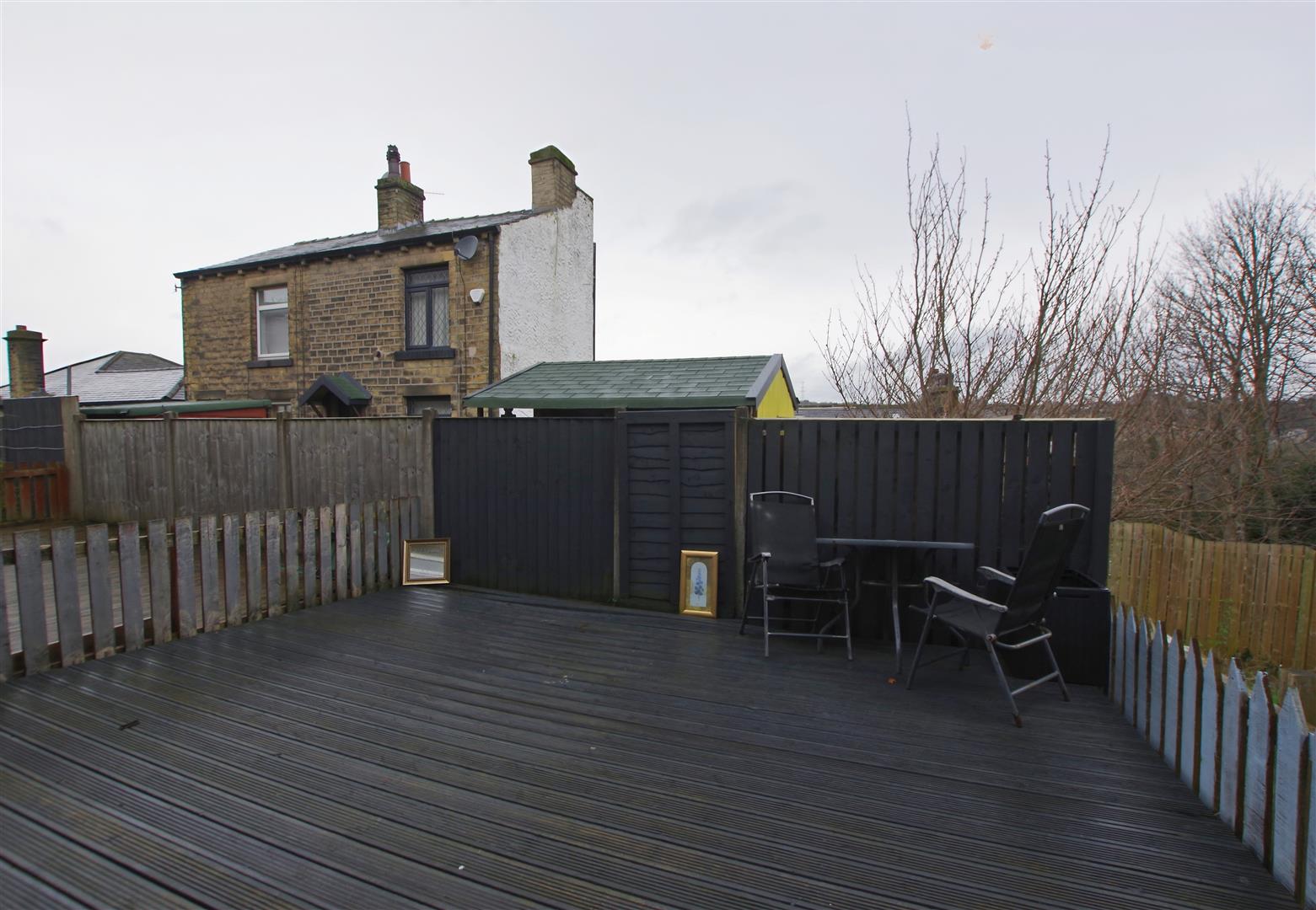 2 bedroom Terraced House for sale in Greetland