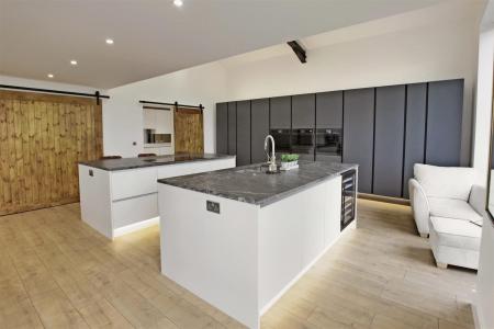 Open Plan Living/Dining Kitchen