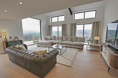 Open Plan Living/Dining Kitchen