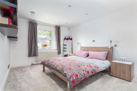 Bed 4.jpg