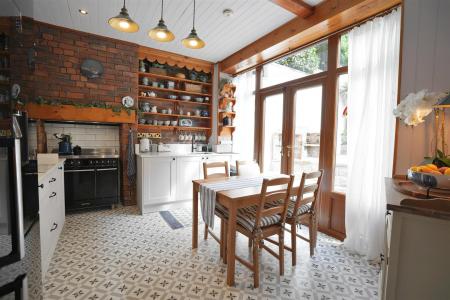 mL9i5IPs60m8PyFy7cMUUw (1).jpg