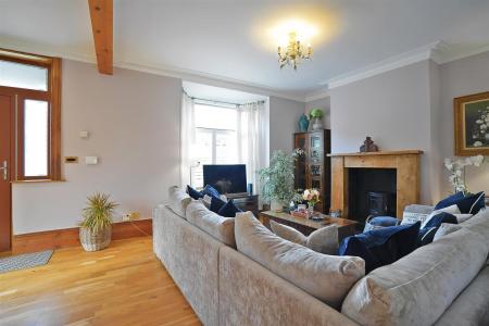 kvusEtS640as0ByvbKeZjg (1).jpg