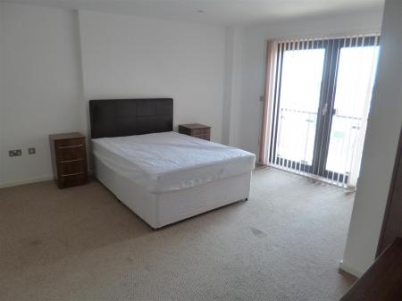 25 South Quay Bedroom 2.JPG