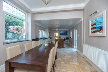 Kitchen/Dining Room