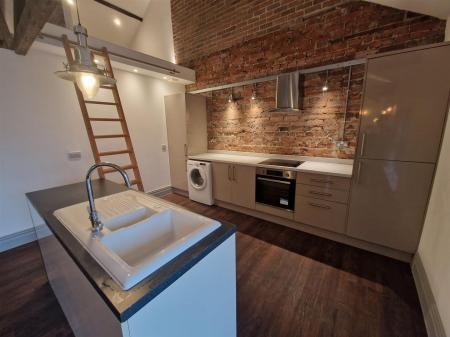 WhatsApp Image 2025-09-17 at 14.49.20_bf201be1.jpg