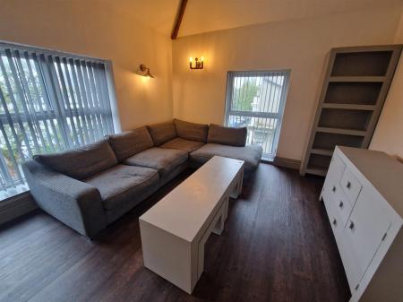 WhatsApp Image 2025-09-17 at 14.49.20_b34ec365.jpg