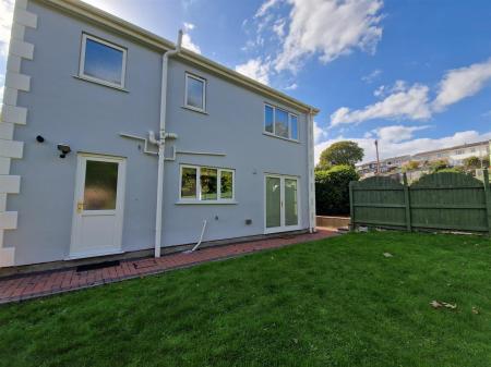 WhatsApp Image 2025-09-25 at 13.13.25_8216c19b.jpg