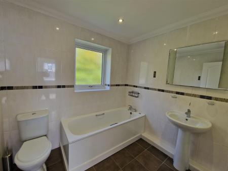 WhatsApp Image 2025-09-25 at 13.13.26_f39a6128.jpg