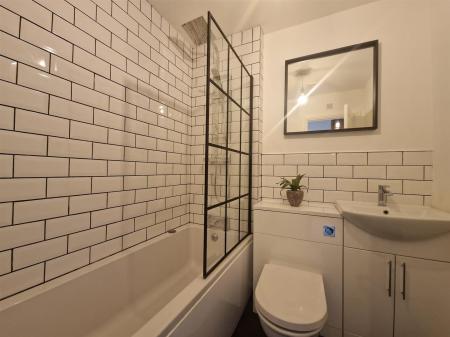 WhatsApp Image 2025-09-08 at 14.04.10_3976d01f.jpg