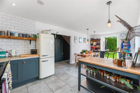 Kitchen/Dining Area