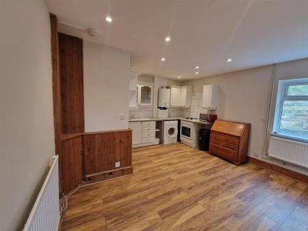 WhatsApp Image 2025-10-06 at 14.01.23_d95dffae.jpg