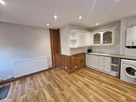 WhatsApp Image 2025-10-06 at 14.01.23_8f9b97b0.jpg