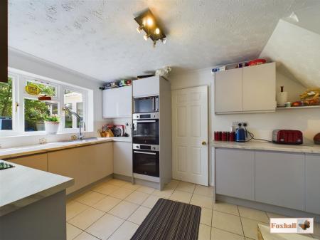 Kitchen/Breakfast Room