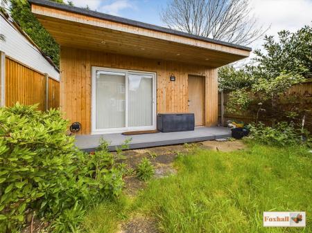 Log Cabin / Office