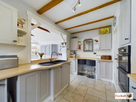 Kitchen / Breakfast Room