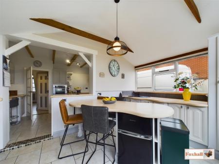 Kitchen / Breakfast Room