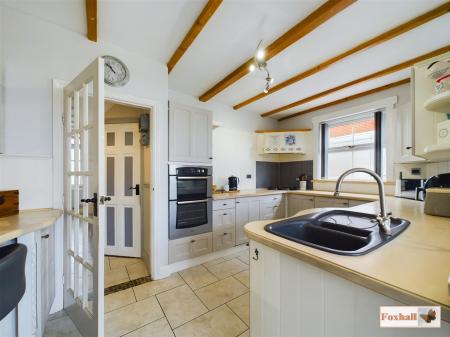 Kitchen / Breakfast Room