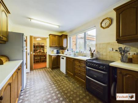 Kitchen / Breakfast Room