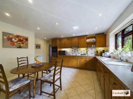 Kitchen / Breakfast Room