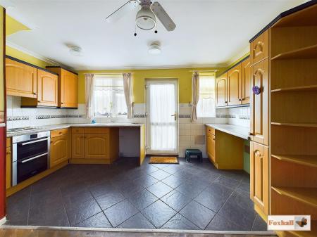 Kitchen/Dining Area