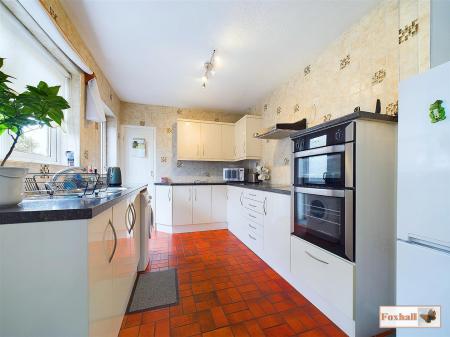 Kitchen / Breakfast Room