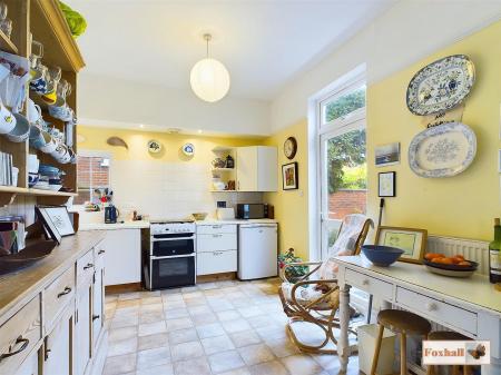 Kitchen / Breakfast Room