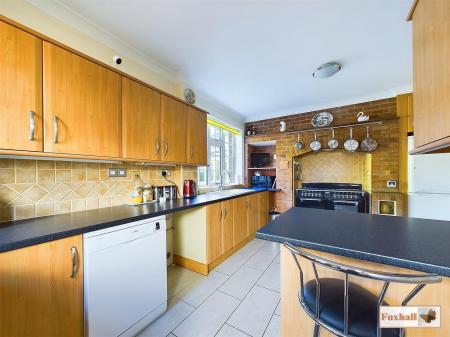 Kitchen / Breakfast Room