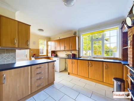 Kitchen / Breakfast Room