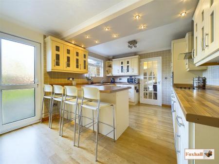 Kitchen / Breakfast Room