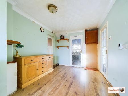 Kitchen / Dining Area