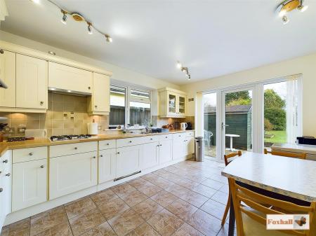 Kitchen / Breakfast Room