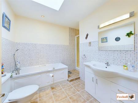 En-suite Bathroom