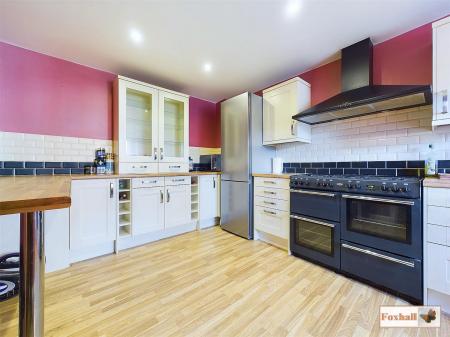 Kitchen / Breakfast Room