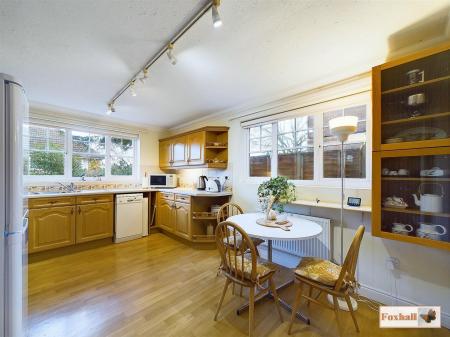 Kitchen / Breakfast Room