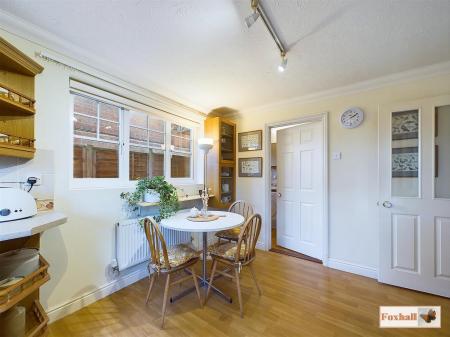 Kitchen / Breakfast Room