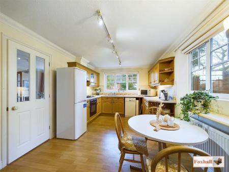 Kitchen / Breakfast Room