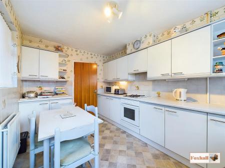 Kitchen / Breakfast Room