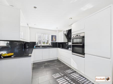 Kitchen / Breakfast Room