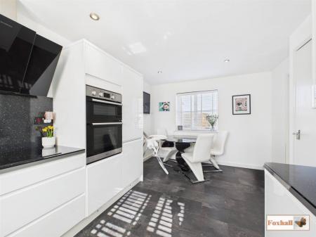Kitchen / Breakfast Room