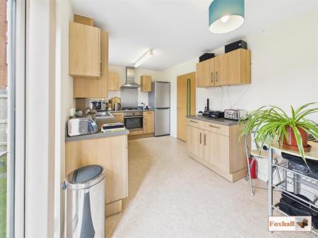 Kitchen/ Breakfast Room