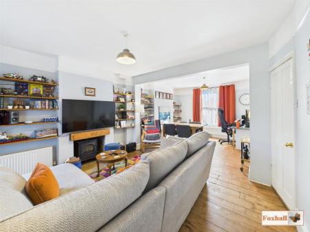 Lounge/Dining Room