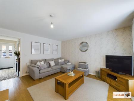 Large Lounge / Dining Area