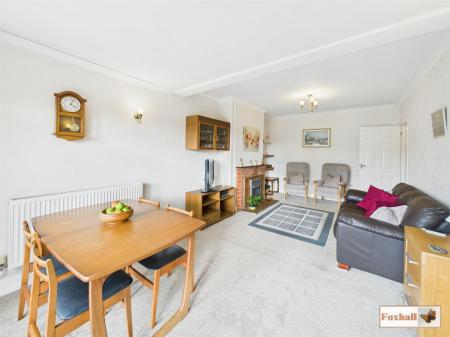 Lounge / Dining Room