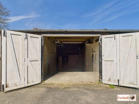 Garage & Parking Space